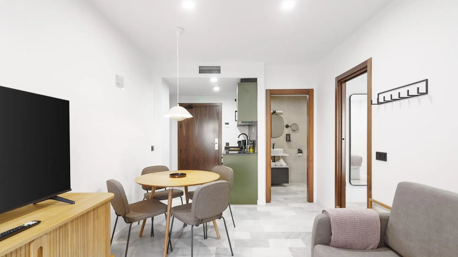 Limehome Jerez De La Frontera Marques De Casa-Domecq 0*,  Spain