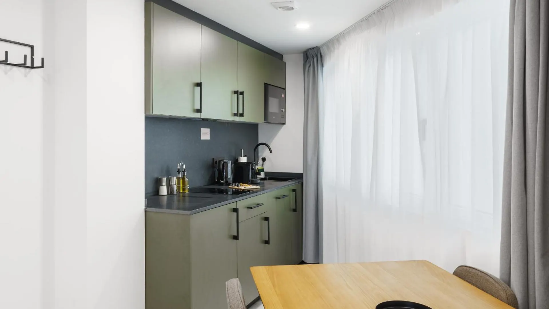Limehome Jerez De La Frontera Marques De Casa-Domecq 0*,