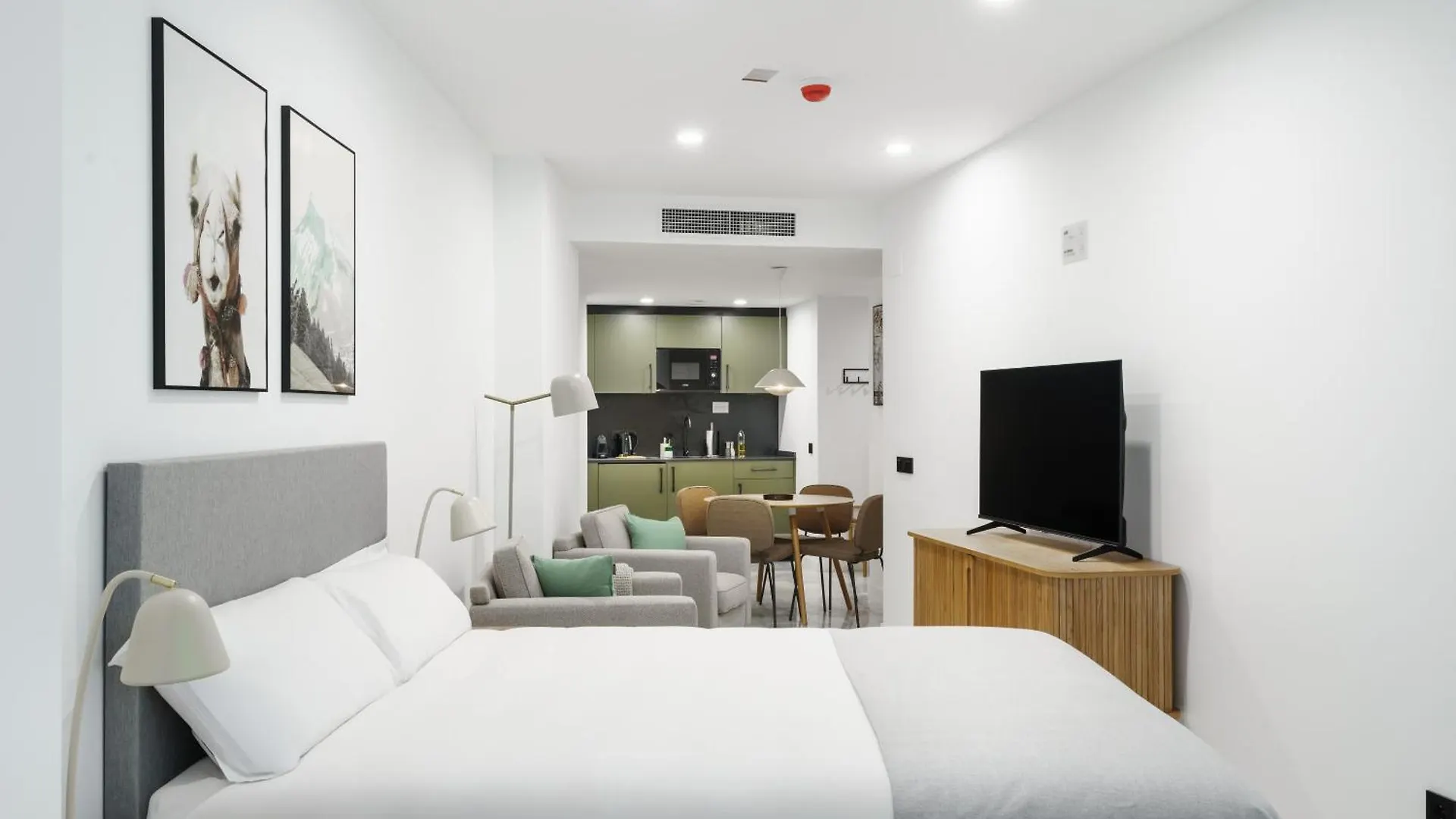 Limehome Jerez De La Frontera Marques De Casa-Domecq 0*,