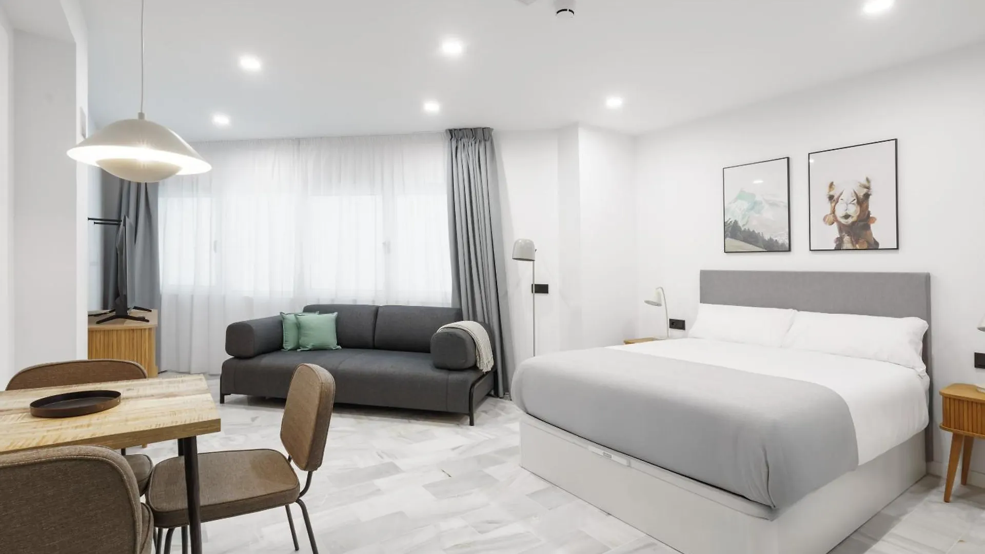 Limehome Jerez De La Frontera Marques De Casa-Domecq 0*,  Spain